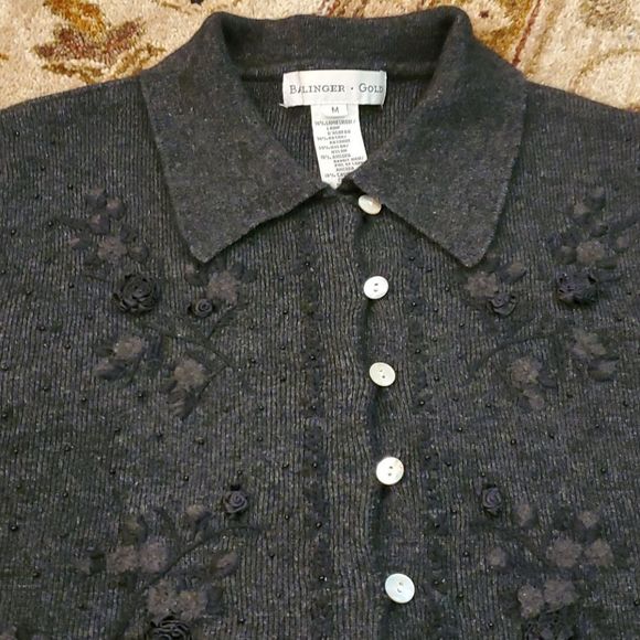 Beautiful heather grey front button sweater floral details * - Picture 2 of 5